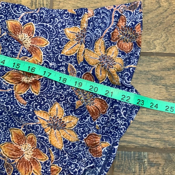 New! Maurices Floral Tank Top - Picture 9 of 9